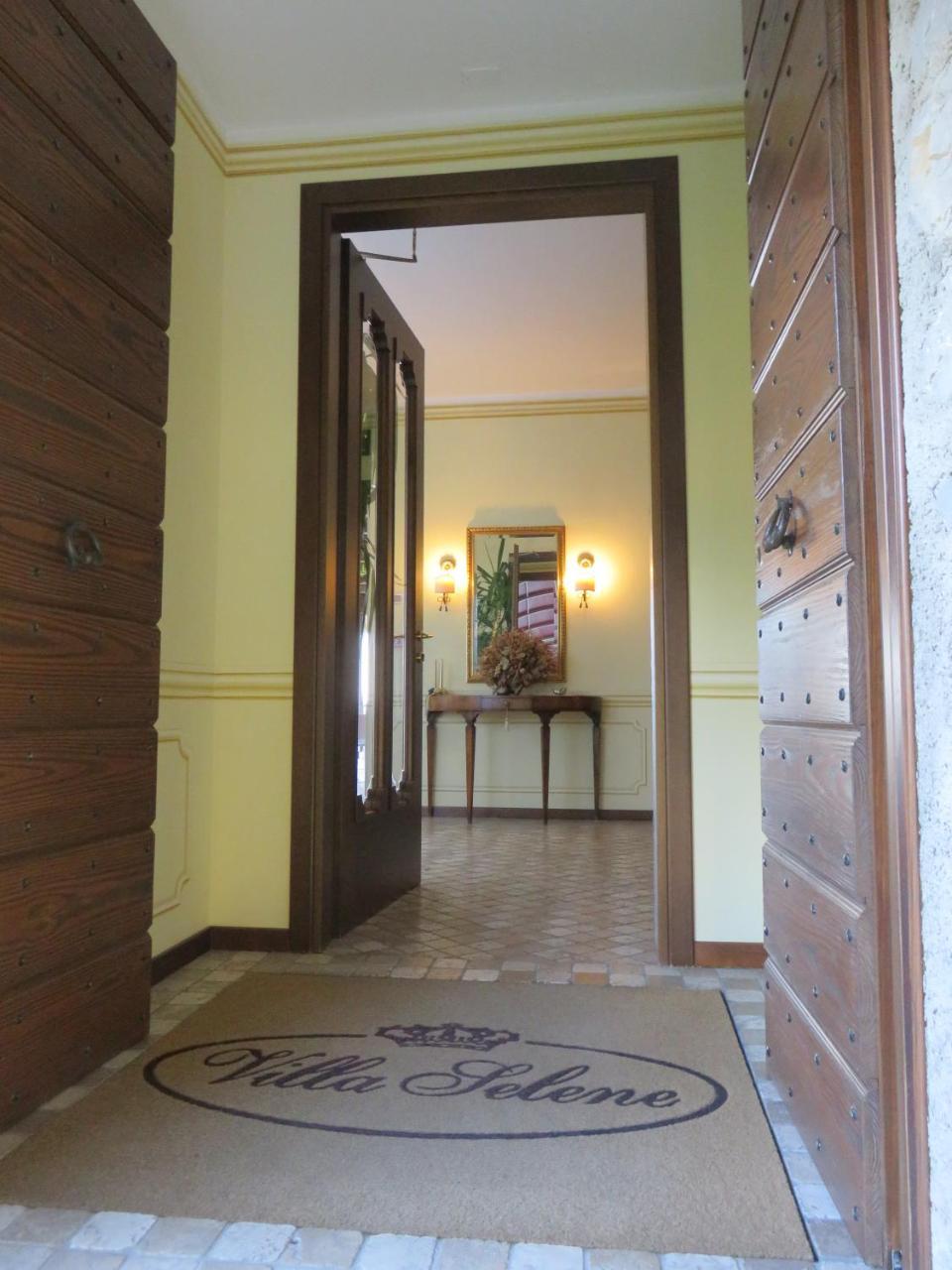 Selene Hotel